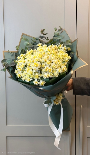 Nergis Çiçeği Buketi 